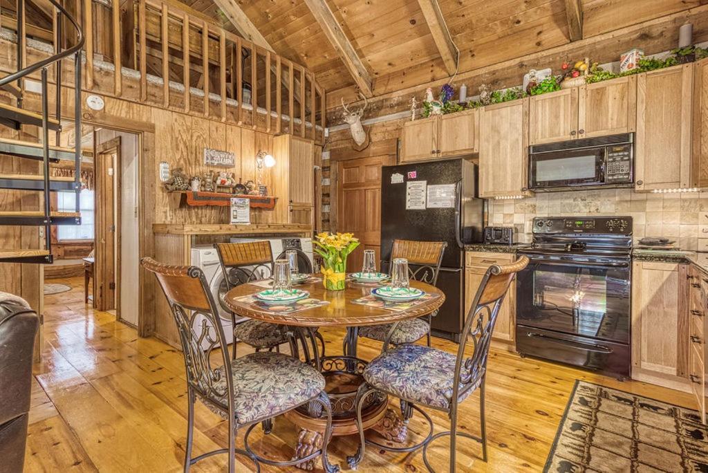 Bear End Villa Sevierville Bagian luar foto